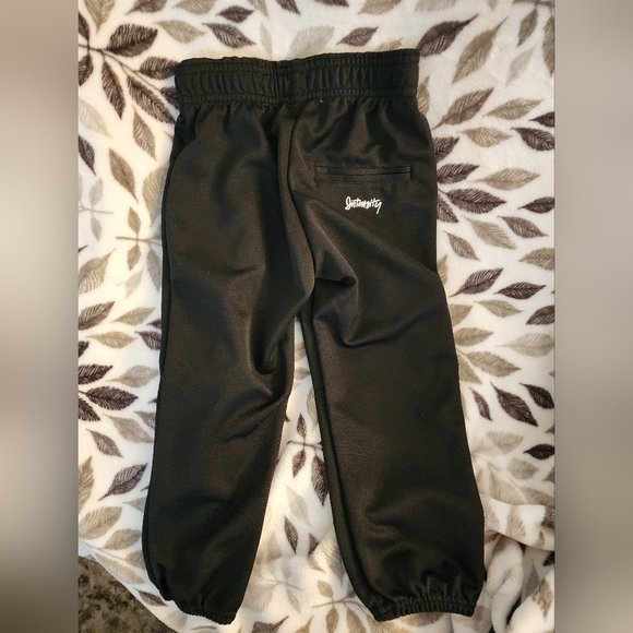 Girl's T ball pants - Picture 2 of 2